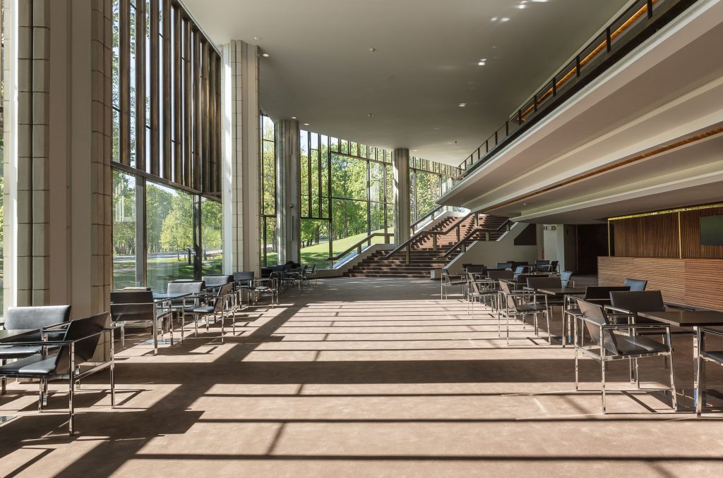 Suuren näyttämön lämpiö