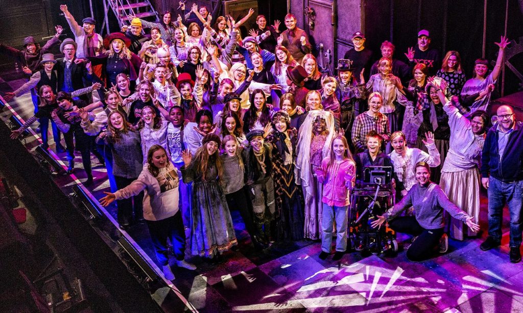 Päiväkodeille, kouluille ja oppilaitoksille