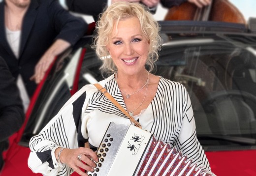 Juhlan hurmaa ja ilotulitusta studio Pasilassa